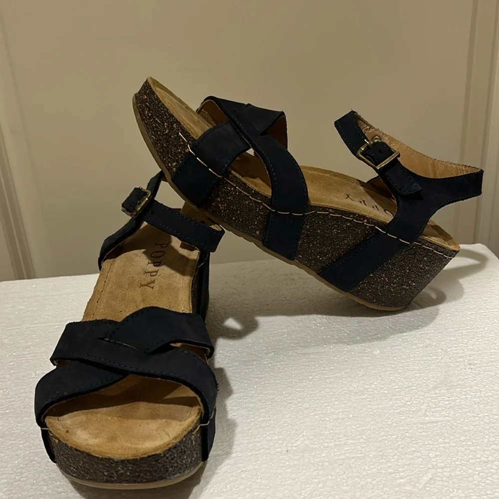Like New! Poppy cork Wedge suede strap sandals cushion insoles size 37 dark blue
